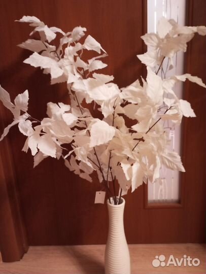 Искусственные цветы (три ветки)