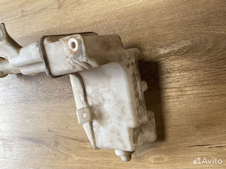 Бачок омывателя Mazda Premacy 1999-2005, артикул 6