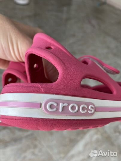 Сандали для девочки crocs