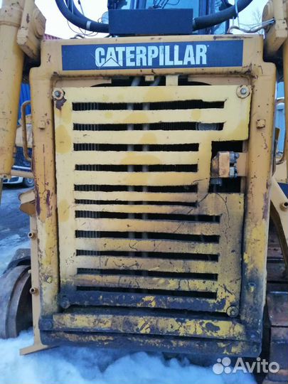 Решетка радиатора CAT D6R