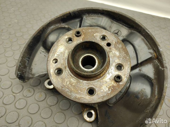 Кулак поворотный передний левый Mercedes-Benz W124