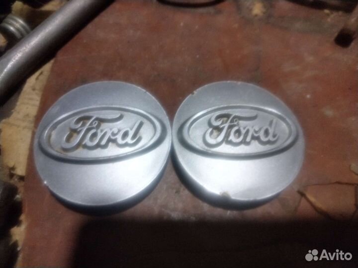 2 шильдика для ford