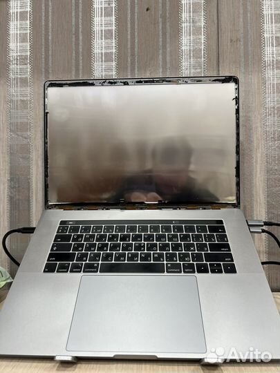 MacBook pro 15 2017 16/512