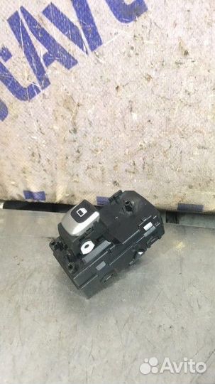 Кнопка стеклоподъемника Kia Rio 4 2018