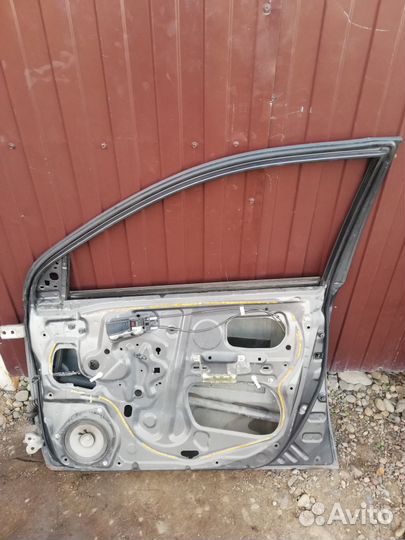 Передняя правая дверь на Лифан Солано