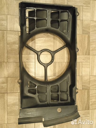 Диффузор вентилятора радиатора Audi 100, 200 C3