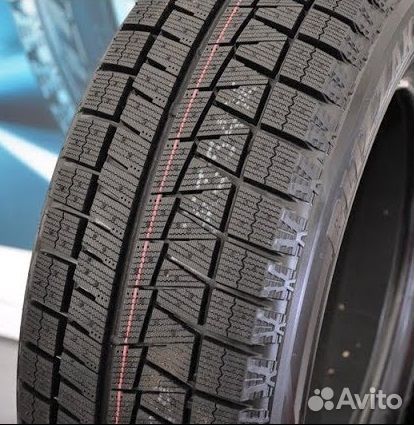 Bridgestone Blizzak Revo GZ 215/65 R16 98S
