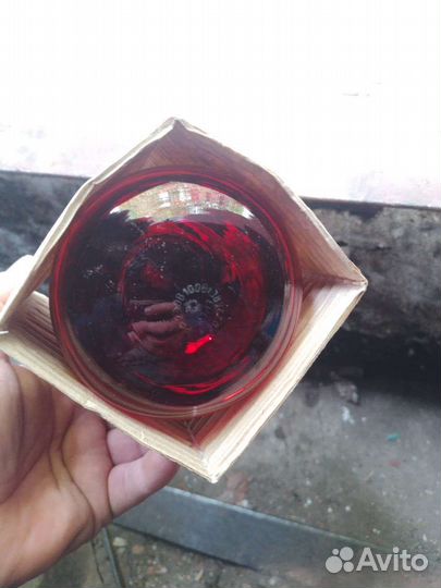 Красная лампа накаливания 100 ватт