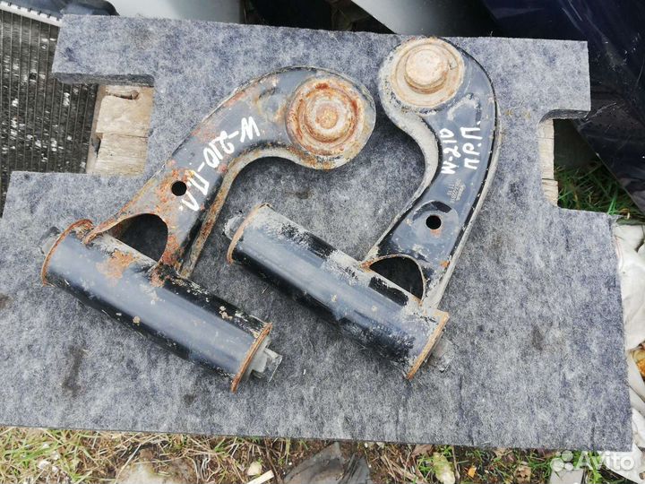 Рычаг подвески верхний Мерседес W210