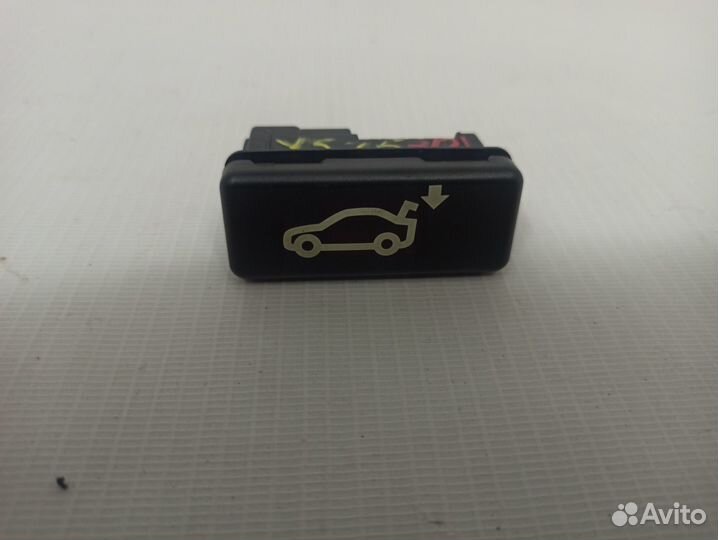 Кнопка закрывания багажника BMW X6 E71