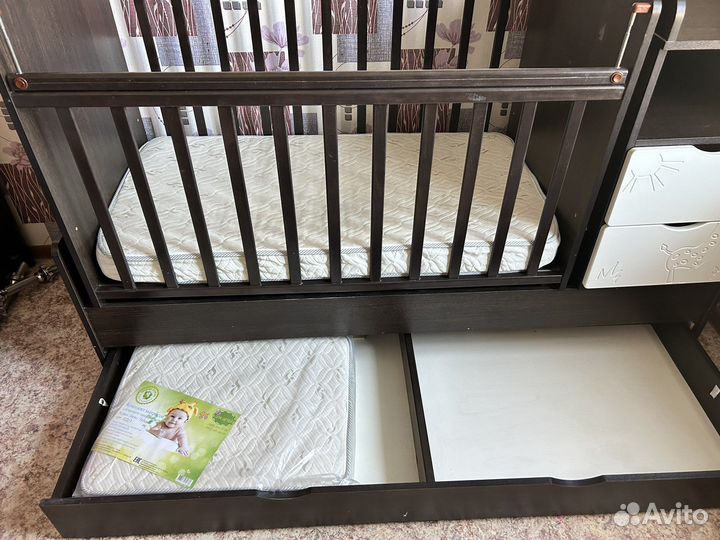 Детская кроватка трансформер с маятником