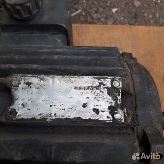 Электродвигатель для швейной машины