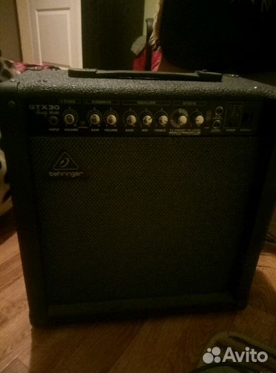 Behringer gtx30 усилитель гитарный
