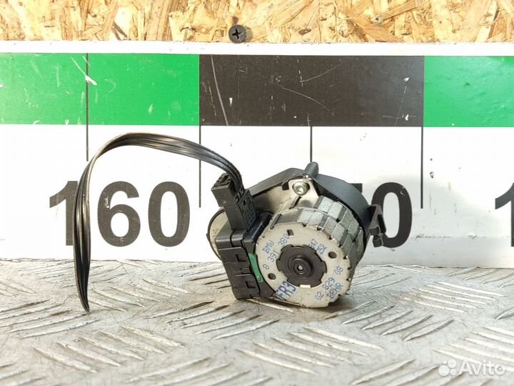 Моторчик заслонки отопителя Bmw 7 e38 1994-2001