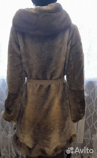 Шуба мутоновая с капюшоном