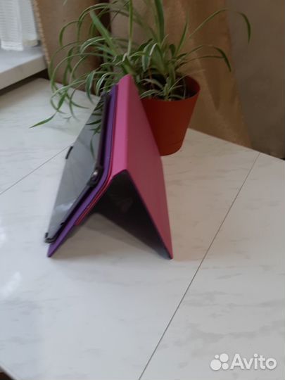 Планшет Huawei media pad Т3 10 с зарядником