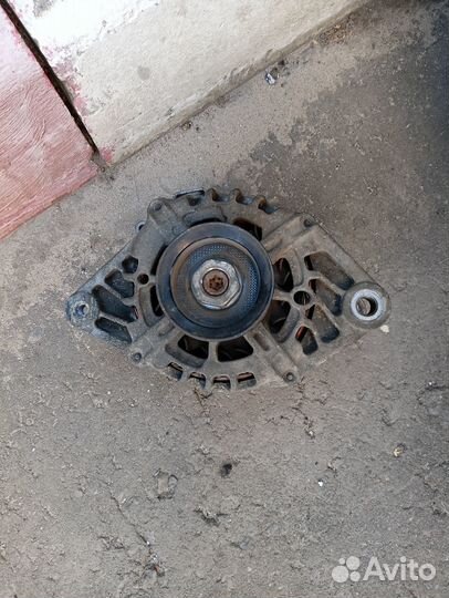 Продам генератор Hyundai Elantra 2008