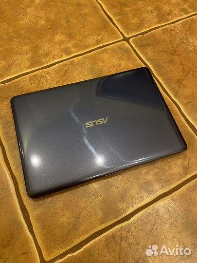 Ноутбук asus