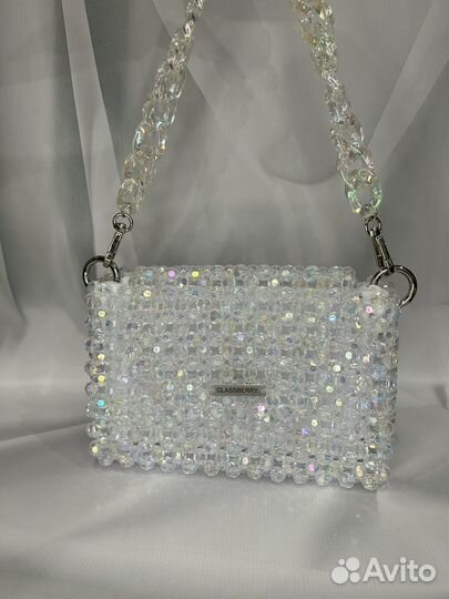 Сумочке из акриловых бусин