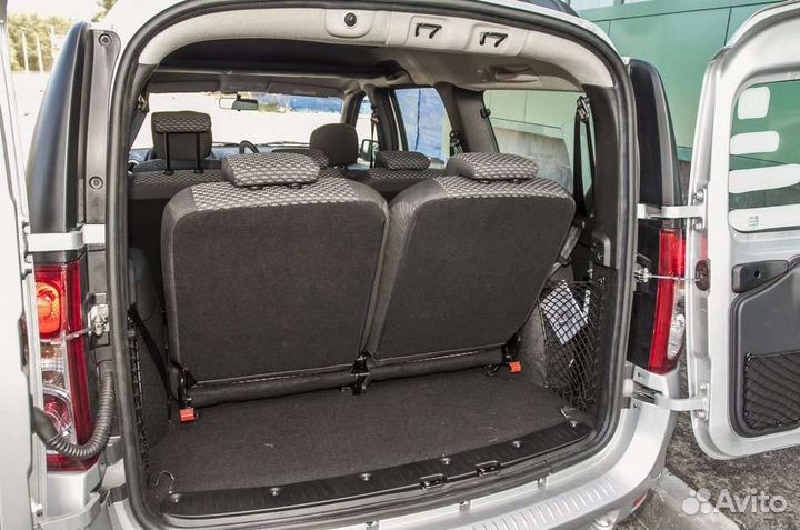 Грузовые и пассажирские перевозки на Ларгусе