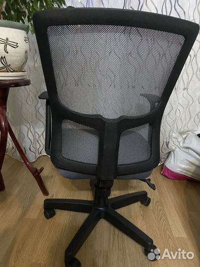 Компьютерное кресло