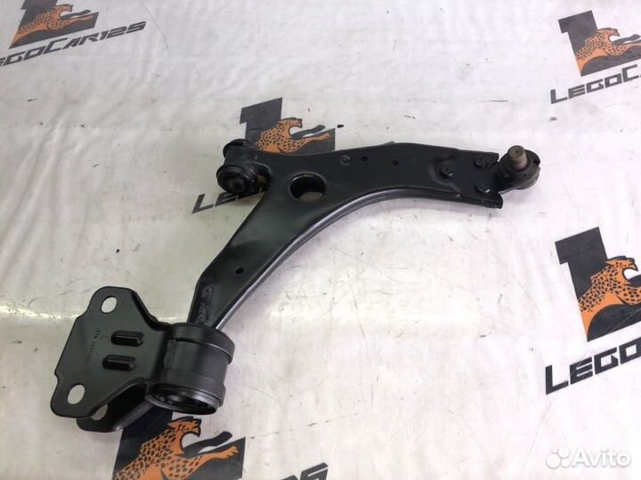 Рычаг передний правый Ford Focus D4204T 2012