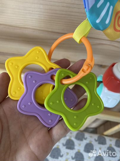 Дуга с игрушками