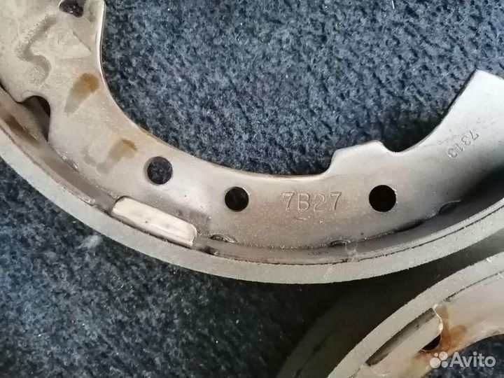 Тормозные колодки Toyota ipsum