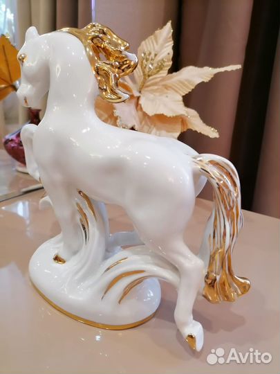 Статуэтка,Конь-огонь