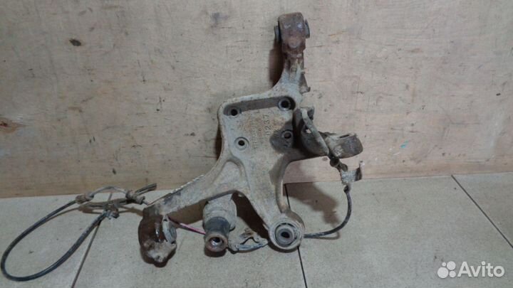 Кулак поворотный задний левый Mitsubishi Galant 9