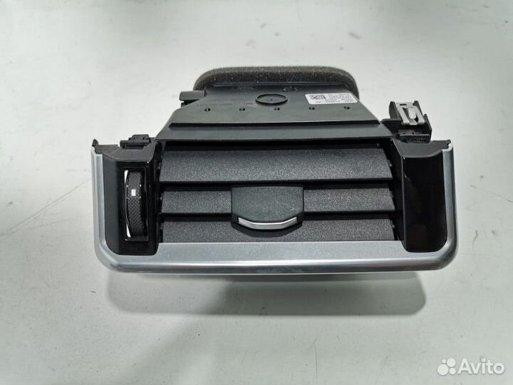 Дефлектор обдува салона левый Land Rover LR094717