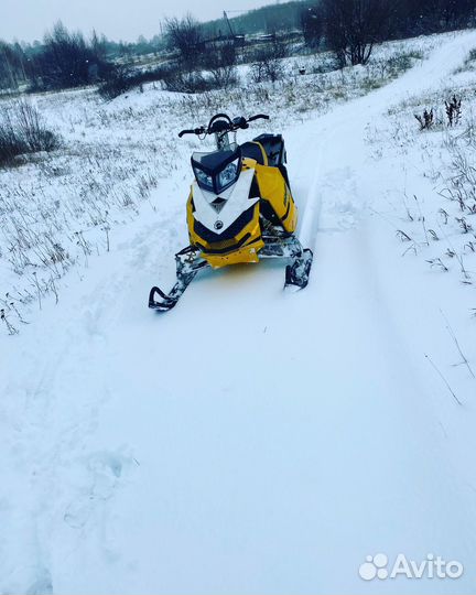 Brp summit 800r P-tec