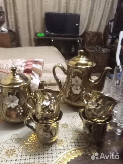 Продам сервизы чайные и кофейные