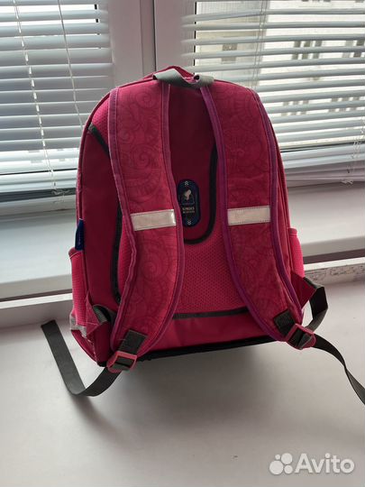 Продам школьный портфель