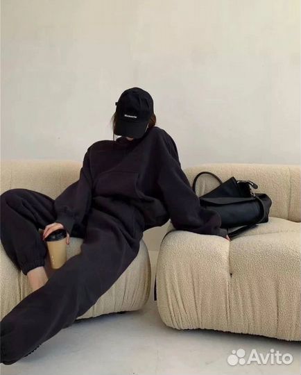 Спортивный костюм женский