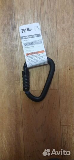 Карабин petzl William triact-lock муфтованный
