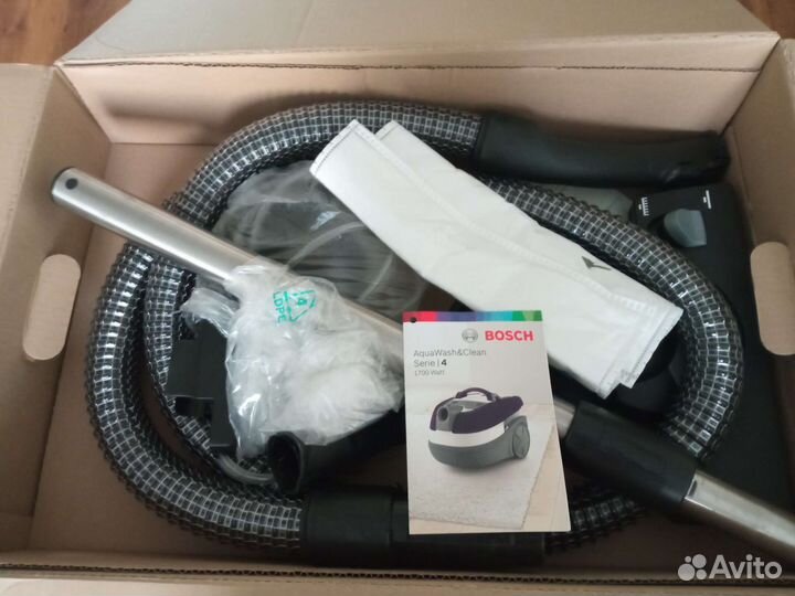 Моющий пылесос Bosch Serie 4 BWD41740 фиолетовый