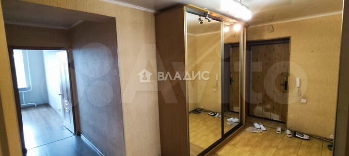 2-к. квартира, 60 м², 1/5 эт.