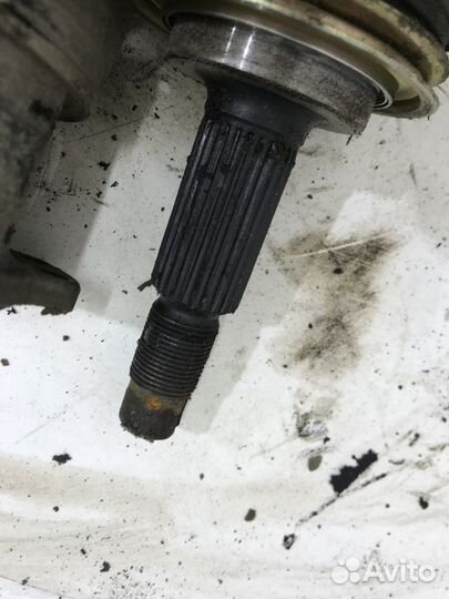 Полуось (привод в сборе) Nissan Serena