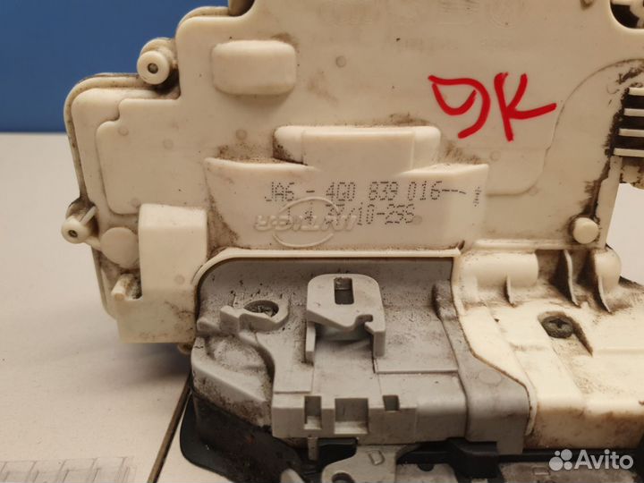 Замок двери задней правой Volkswagen Touareg 2018