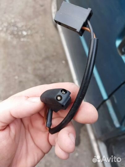 Форсунки омывателя лобового гольф 2