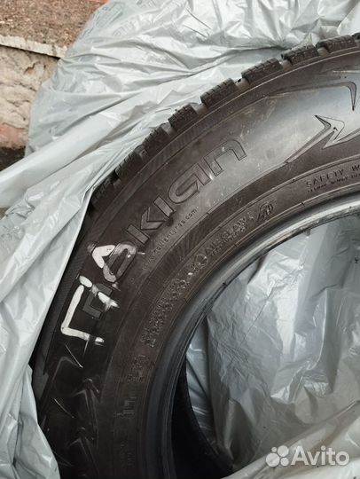 Nokian Tyres Hakkapeliitta 7 215/65 R16 102T