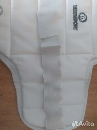 Защитный жилет для единоборств