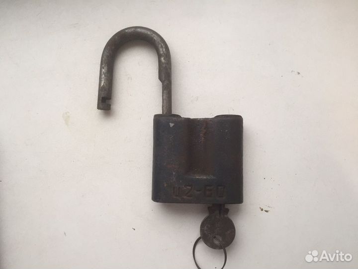 Замок с ключом