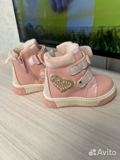 Ботинки демисезонные для девочки 22размер