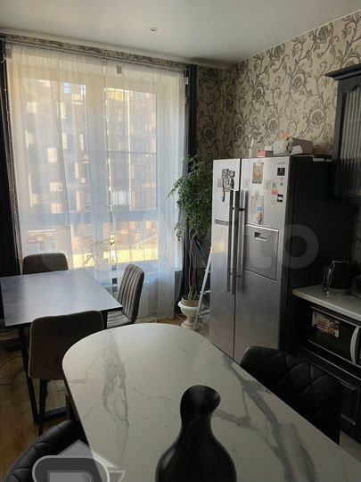 2-к. квартира, 64 м², 3/9 эт.