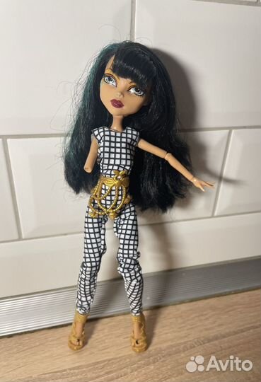 Кукла монстр хай Клео ДЕ нил