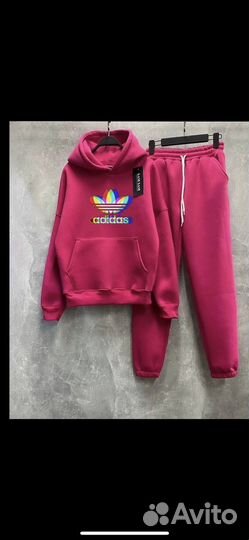 Спортивный костюм женский