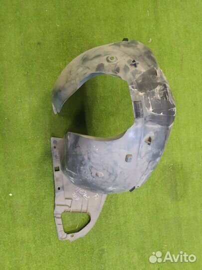 Подкрылок передний левый Peugeot 207