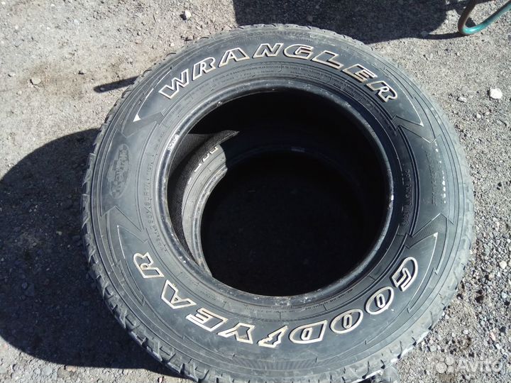 Goodyear Wrangler AT/R 265/65 R17